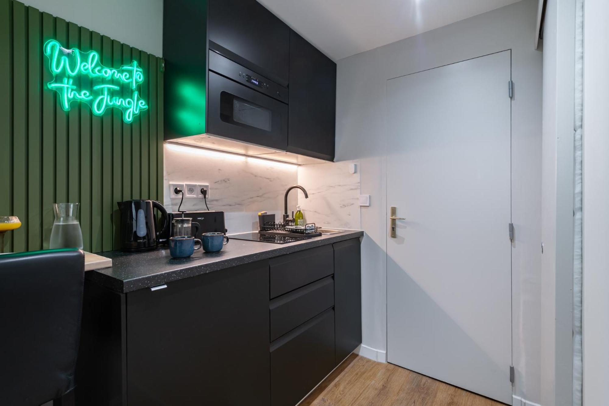 Jungle Republic Apartment Marseille Bagian luar foto