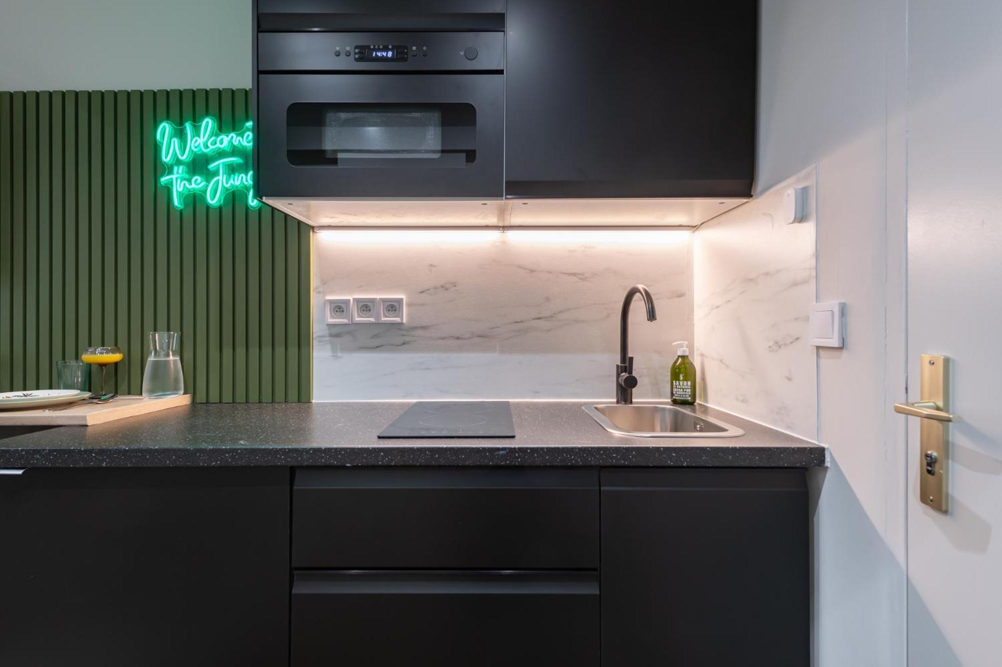 Jungle Republic Apartment Marseille Bagian luar foto