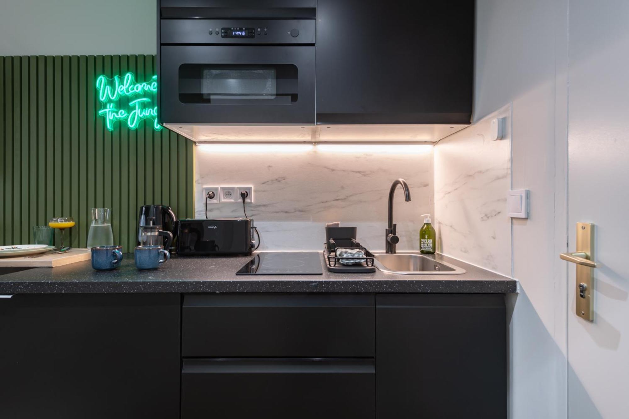 Jungle Republic Apartment Marseille Bagian luar foto